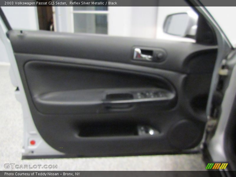 Reflex Silver Metallic / Black 2003 Volkswagen Passat GLS Sedan