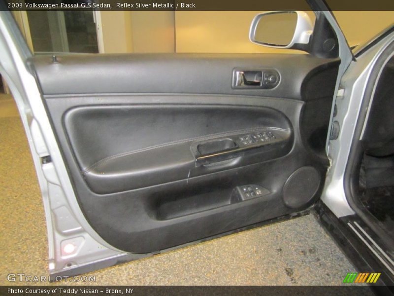 Reflex Silver Metallic / Black 2003 Volkswagen Passat GLS Sedan