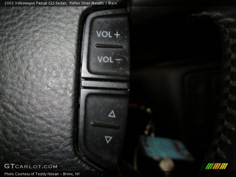 Reflex Silver Metallic / Black 2003 Volkswagen Passat GLS Sedan