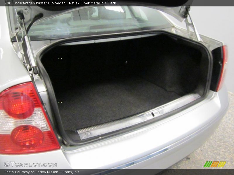 Reflex Silver Metallic / Black 2003 Volkswagen Passat GLS Sedan