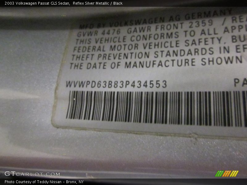 Reflex Silver Metallic / Black 2003 Volkswagen Passat GLS Sedan