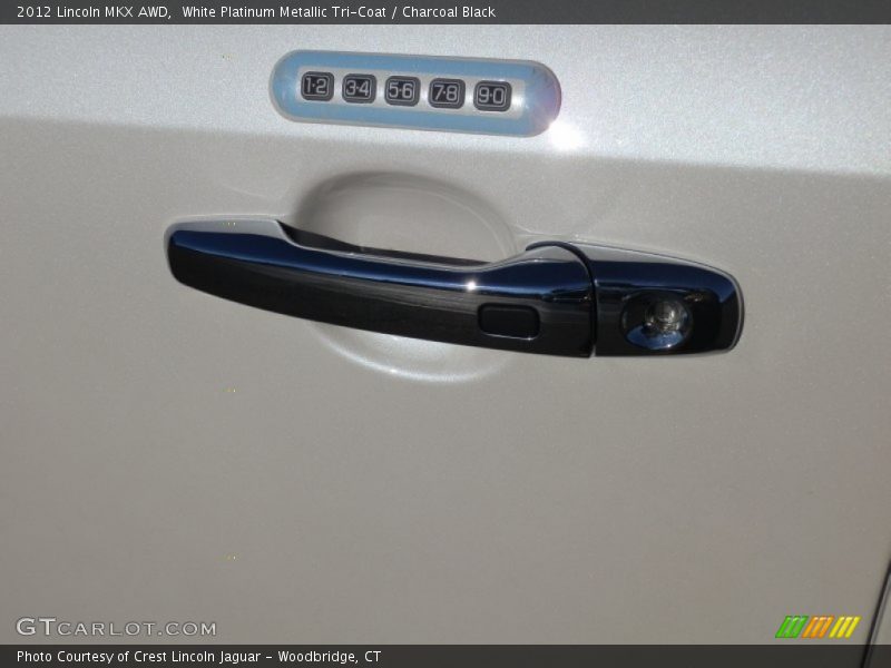 White Platinum Metallic Tri-Coat / Charcoal Black 2012 Lincoln MKX AWD