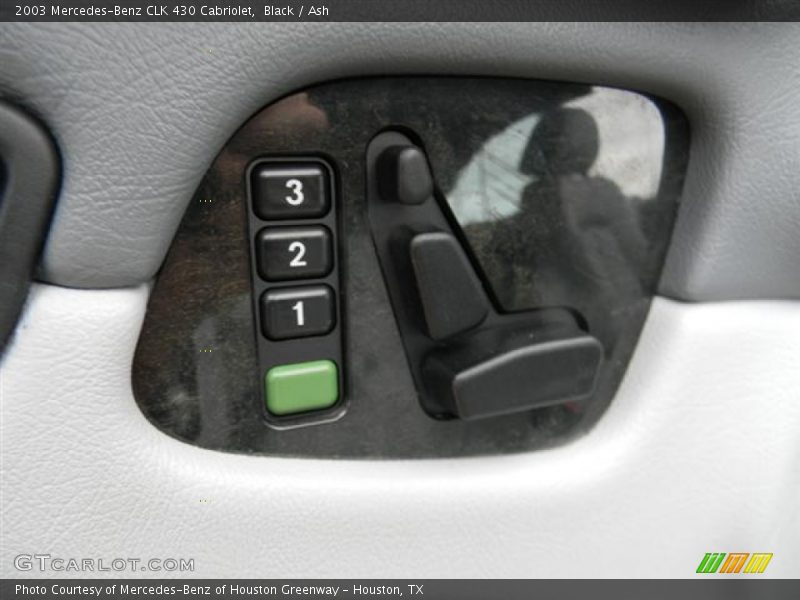 Controls of 2003 CLK 430 Cabriolet