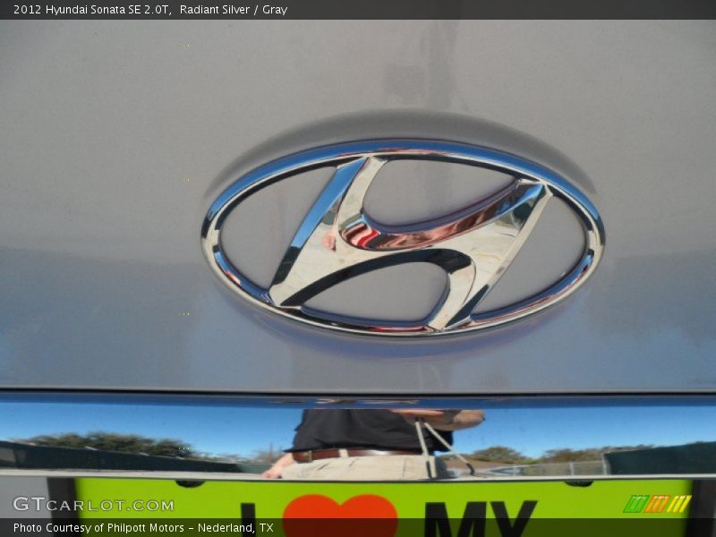 Radiant Silver / Gray 2012 Hyundai Sonata SE 2.0T