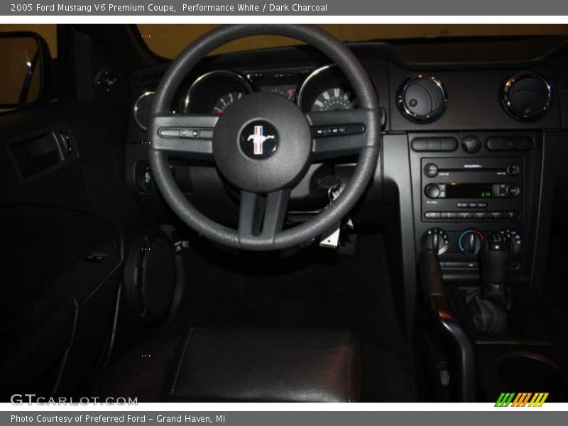Performance White / Dark Charcoal 2005 Ford Mustang V6 Premium Coupe