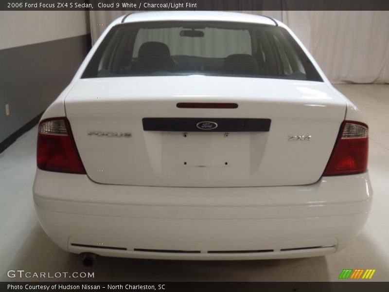 Cloud 9 White / Charcoal/Light Flint 2006 Ford Focus ZX4 S Sedan