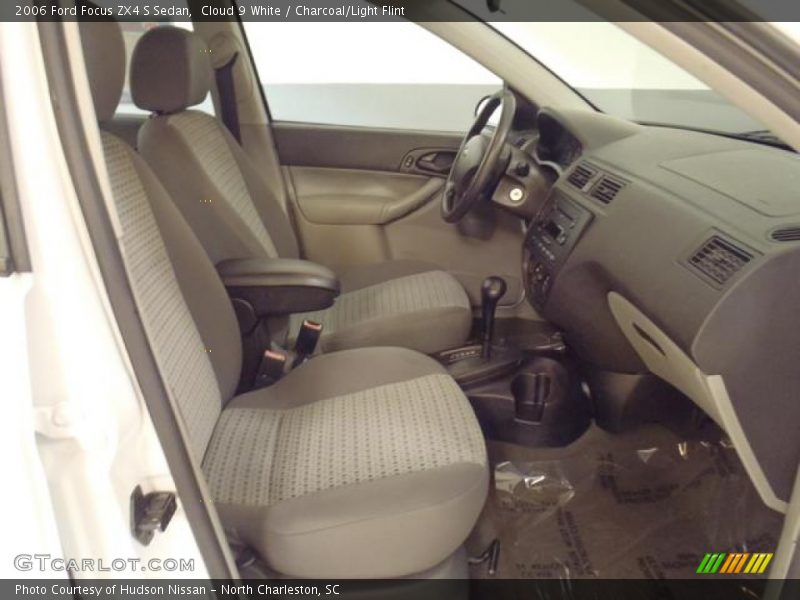 Cloud 9 White / Charcoal/Light Flint 2006 Ford Focus ZX4 S Sedan