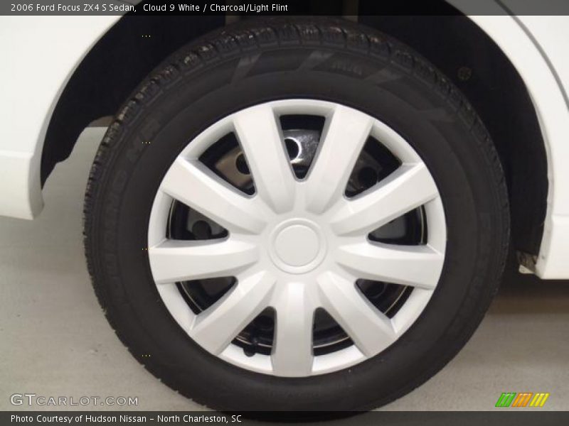 Cloud 9 White / Charcoal/Light Flint 2006 Ford Focus ZX4 S Sedan
