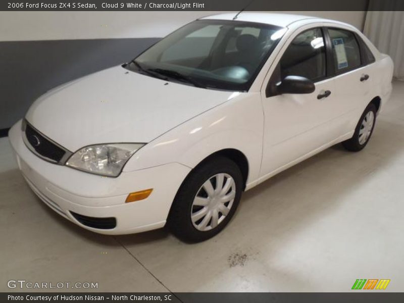 Cloud 9 White / Charcoal/Light Flint 2006 Ford Focus ZX4 S Sedan