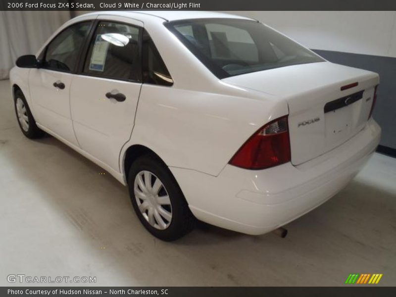 Cloud 9 White / Charcoal/Light Flint 2006 Ford Focus ZX4 S Sedan