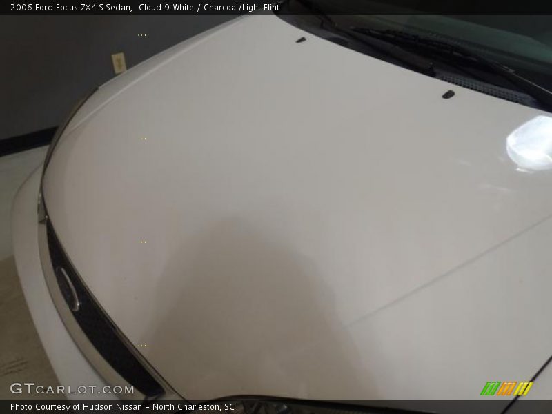 Cloud 9 White / Charcoal/Light Flint 2006 Ford Focus ZX4 S Sedan