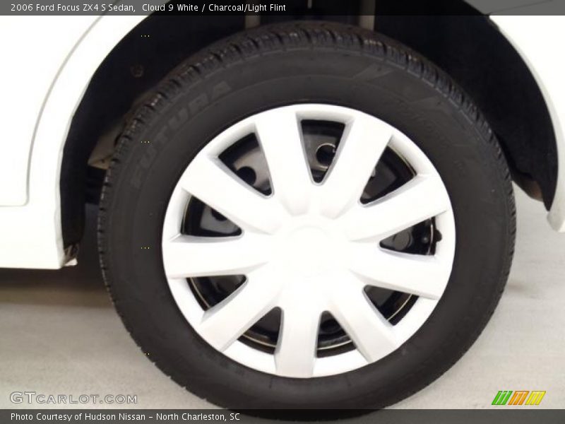 Cloud 9 White / Charcoal/Light Flint 2006 Ford Focus ZX4 S Sedan