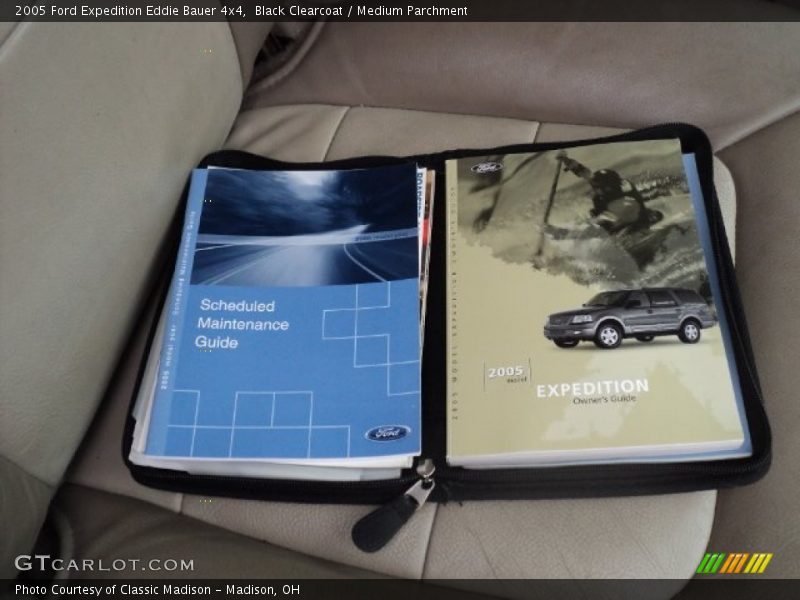 Black Clearcoat / Medium Parchment 2005 Ford Expedition Eddie Bauer 4x4