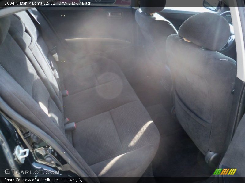 Onyx Black / Black 2004 Nissan Maxima 3.5 SE