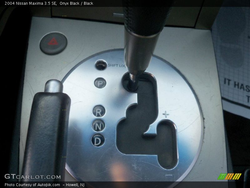Onyx Black / Black 2004 Nissan Maxima 3.5 SE