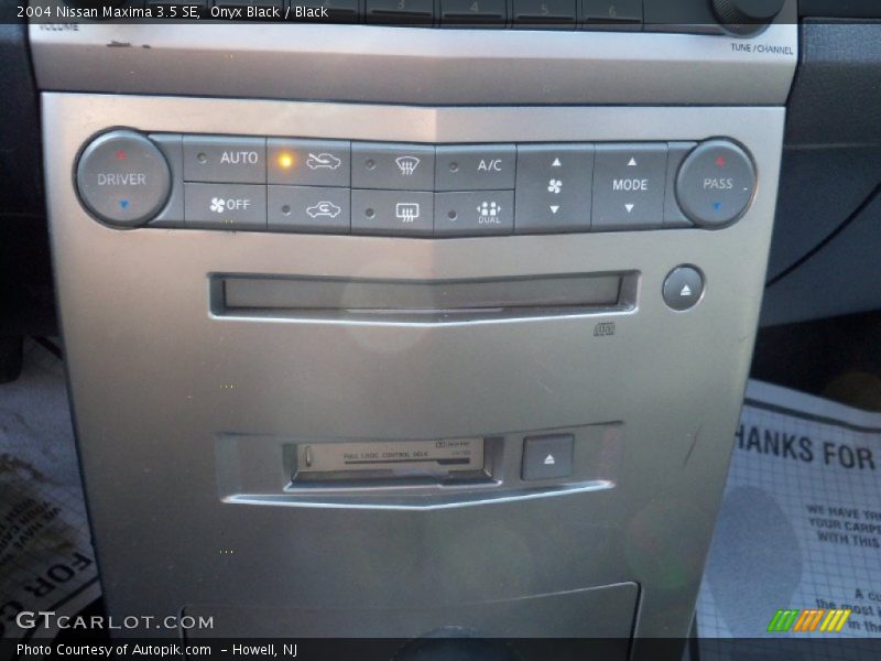 Onyx Black / Black 2004 Nissan Maxima 3.5 SE