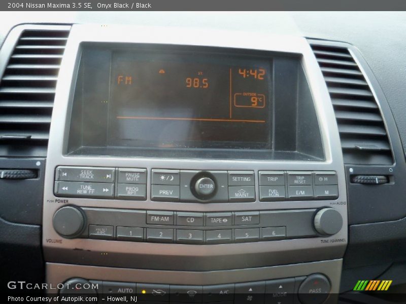 Onyx Black / Black 2004 Nissan Maxima 3.5 SE