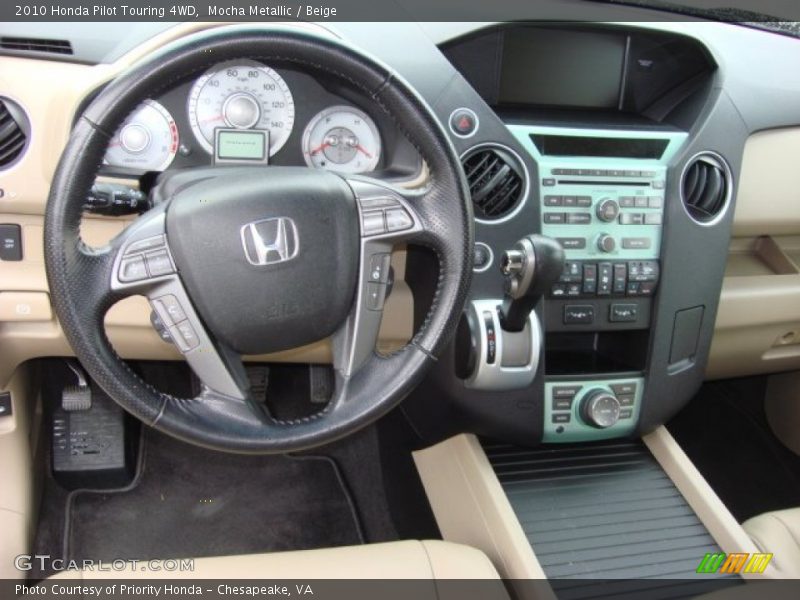 Dashboard of 2010 Pilot Touring 4WD