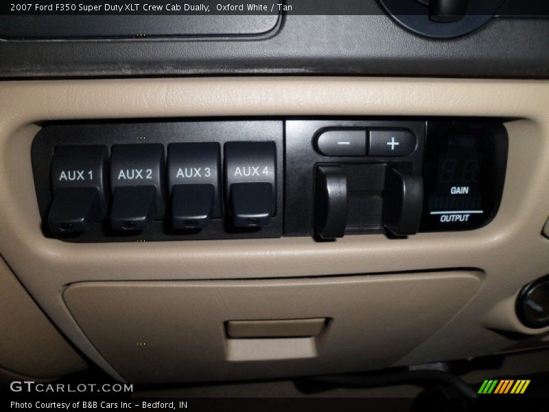 Controls of 2007 F350 Super Duty XLT Crew Cab Dually