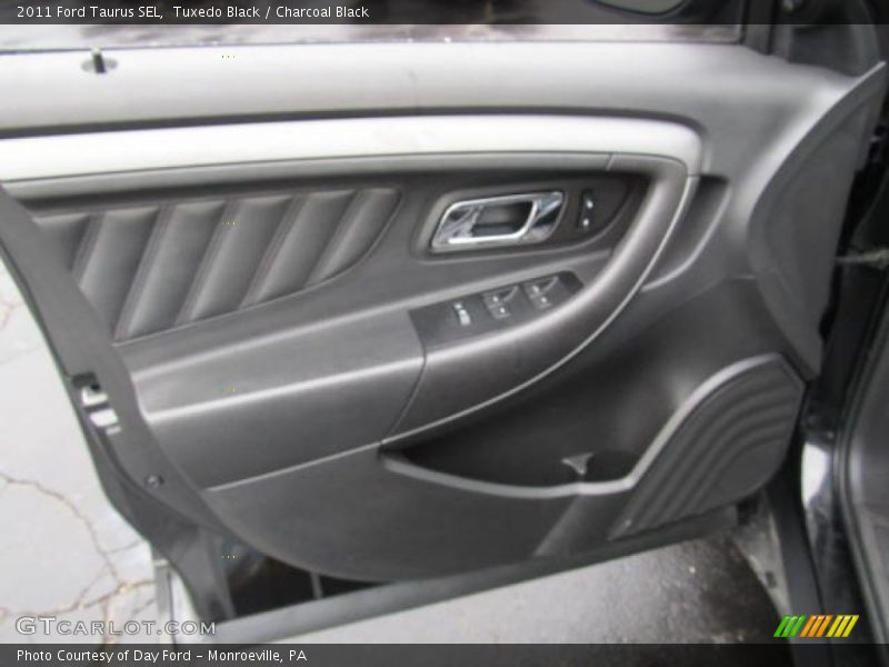 Door Panel of 2011 Taurus SEL