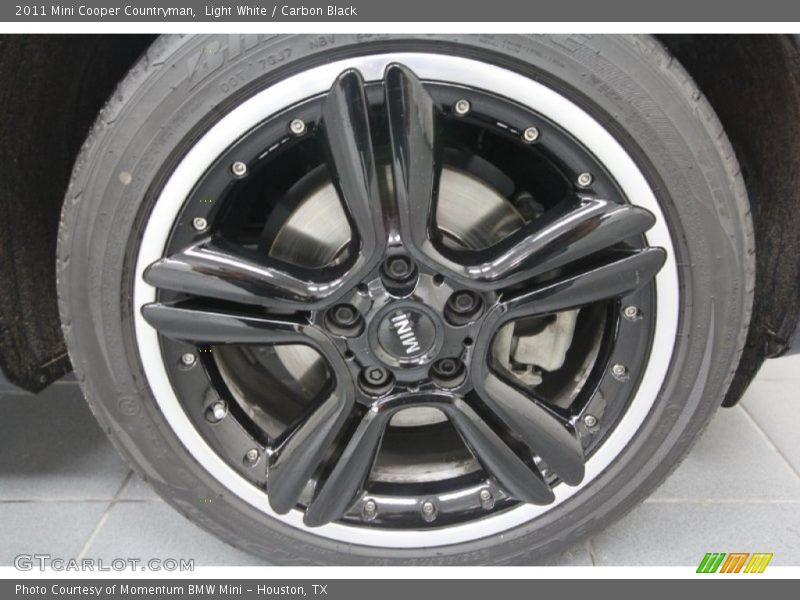 Light White / Carbon Black 2011 Mini Cooper Countryman
