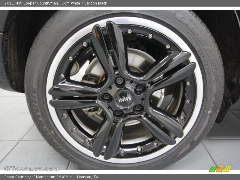 Light White / Carbon Black 2011 Mini Cooper Countryman