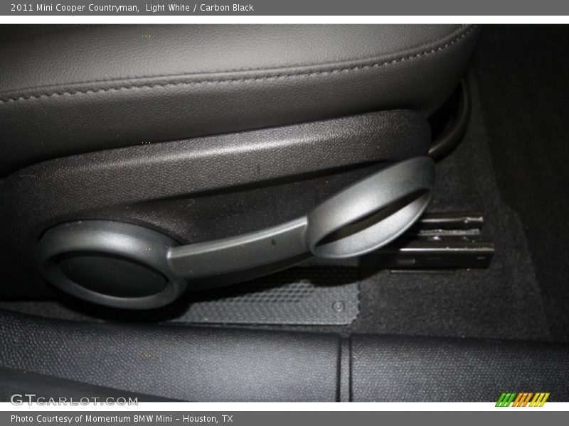 Light White / Carbon Black 2011 Mini Cooper Countryman