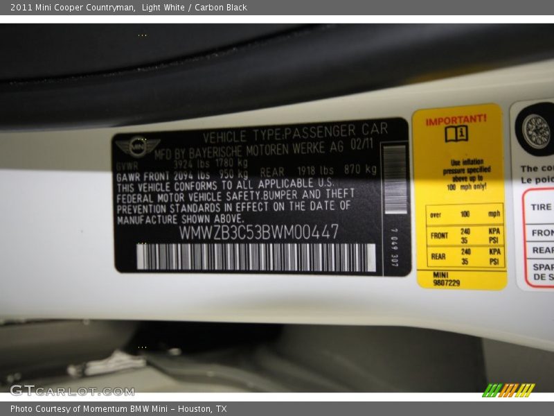 Light White / Carbon Black 2011 Mini Cooper Countryman