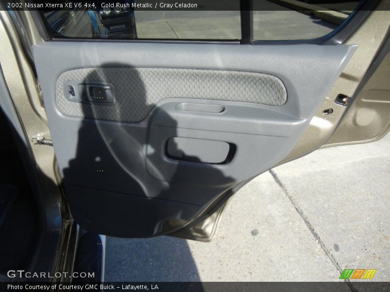 Gold Rush Metallic / Gray Celadon 2002 Nissan Xterra XE V6 4x4
