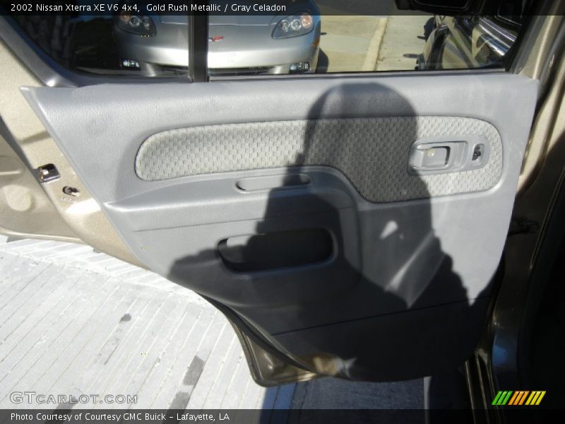 Gold Rush Metallic / Gray Celadon 2002 Nissan Xterra XE V6 4x4