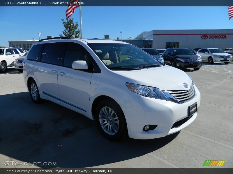 Super White / Bisque 2012 Toyota Sienna XLE