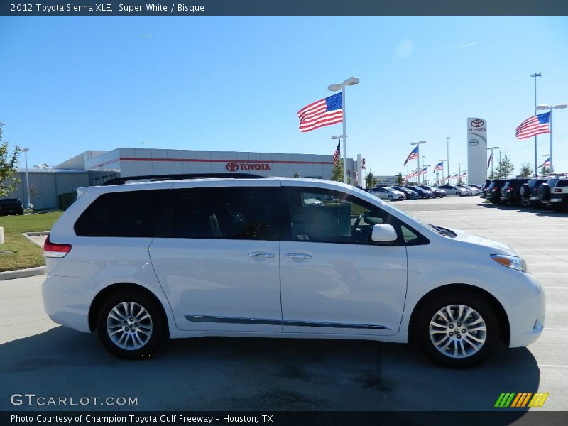 Super White / Bisque 2012 Toyota Sienna XLE