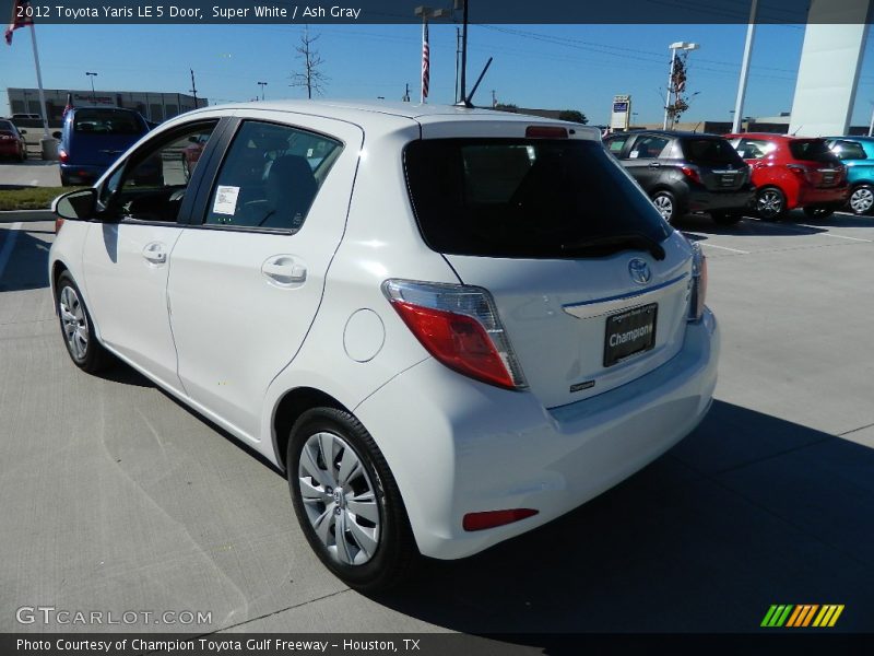 Super White / Ash Gray 2012 Toyota Yaris LE 5 Door