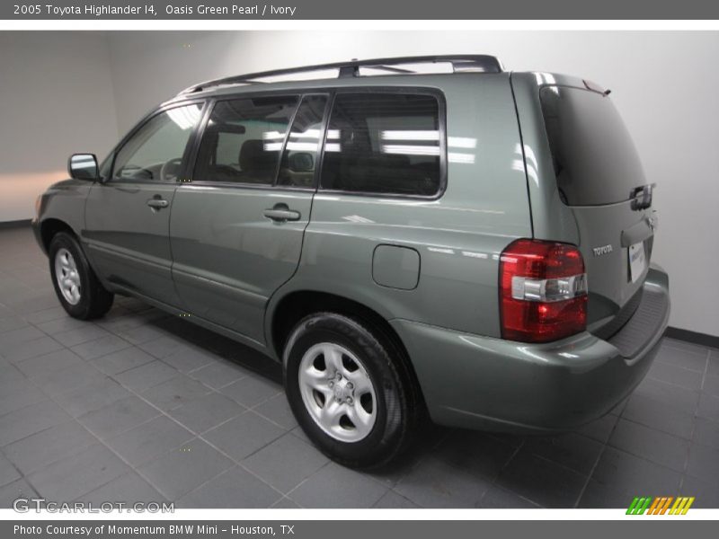 Oasis Green Pearl / Ivory 2005 Toyota Highlander I4