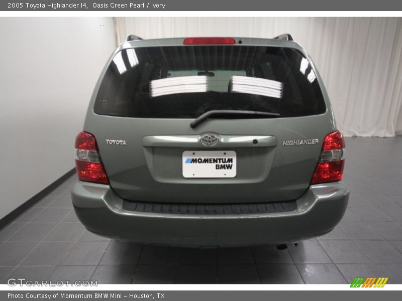 Oasis Green Pearl / Ivory 2005 Toyota Highlander I4