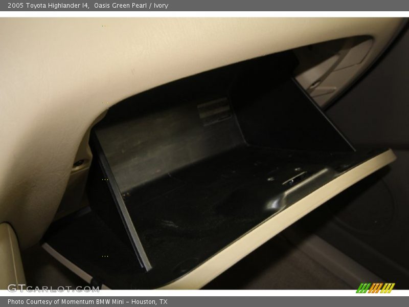 Oasis Green Pearl / Ivory 2005 Toyota Highlander I4