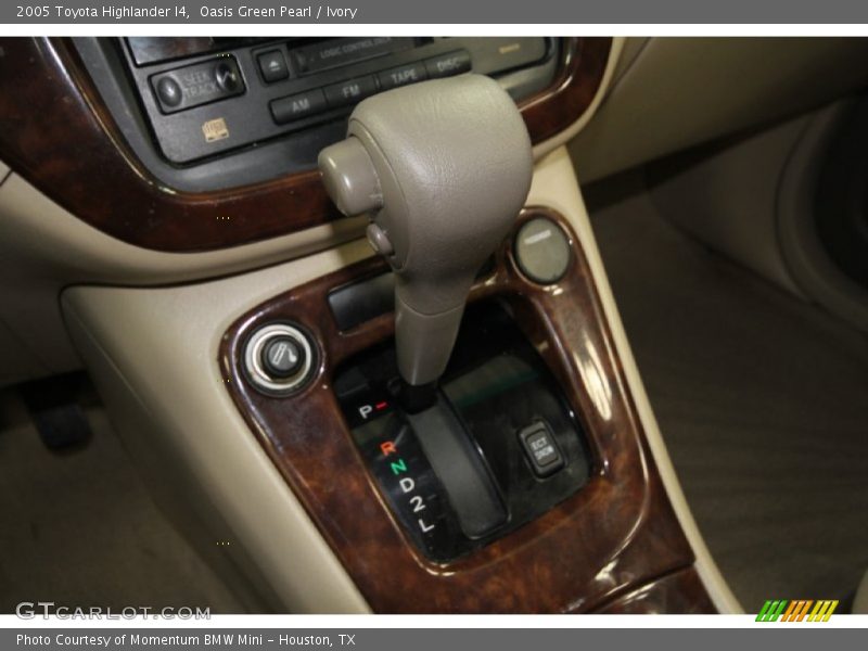 Oasis Green Pearl / Ivory 2005 Toyota Highlander I4