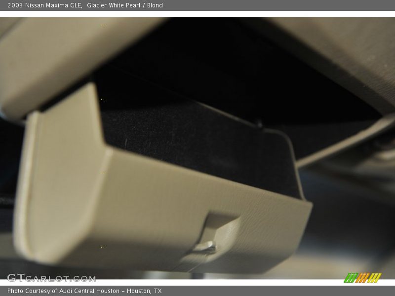 Glacier White Pearl / Blond 2003 Nissan Maxima GLE