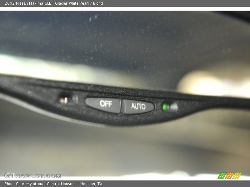 Glacier White Pearl / Blond 2003 Nissan Maxima GLE