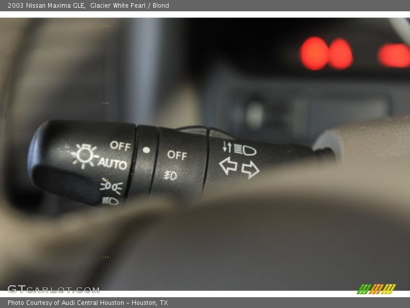 Glacier White Pearl / Blond 2003 Nissan Maxima GLE