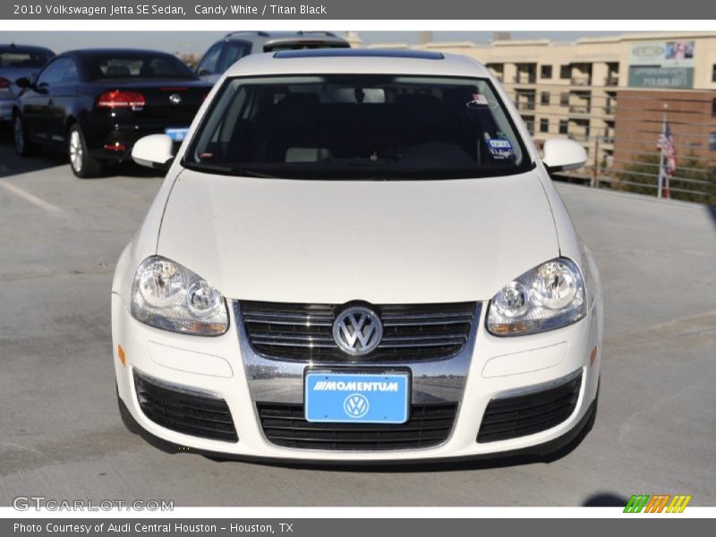 Candy White / Titan Black 2010 Volkswagen Jetta SE Sedan