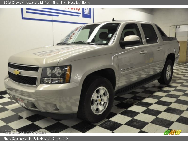 Silver Birch Metallic / Ebony 2009 Chevrolet Avalanche LT 4x4