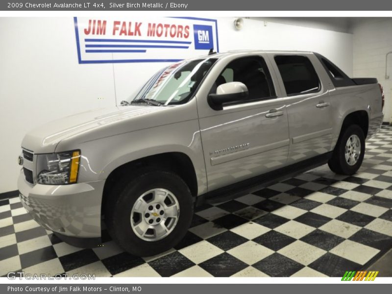 Silver Birch Metallic / Ebony 2009 Chevrolet Avalanche LT 4x4