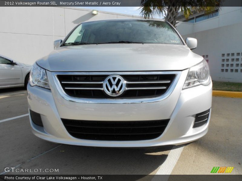 Mercury Silver Metallic / Aero Gray 2012 Volkswagen Routan SEL
