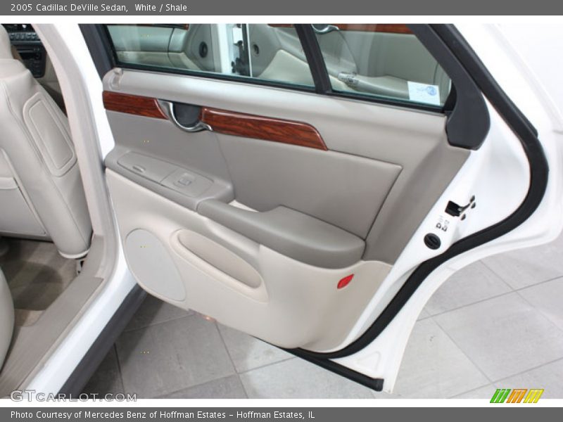 White / Shale 2005 Cadillac DeVille Sedan