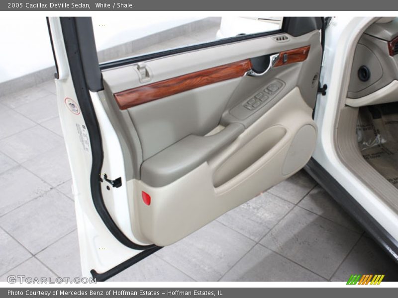White / Shale 2005 Cadillac DeVille Sedan