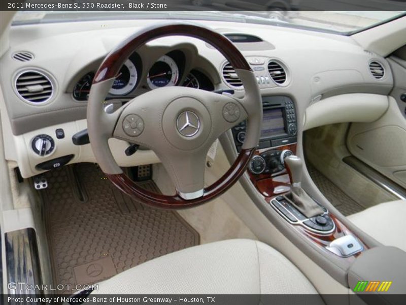 Dashboard of 2011 SL 550 Roadster