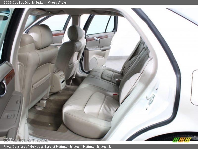  2005 DeVille Sedan Shale Interior
