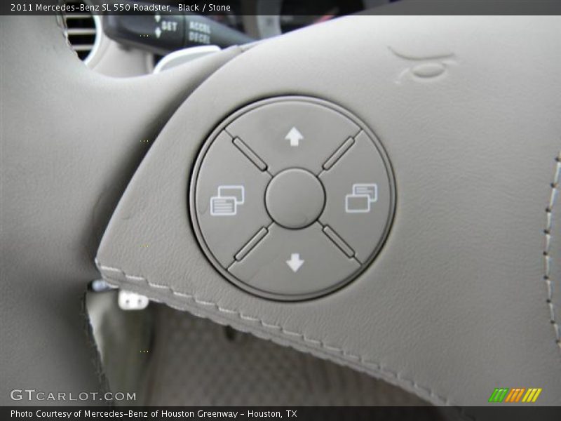 Controls of 2011 SL 550 Roadster