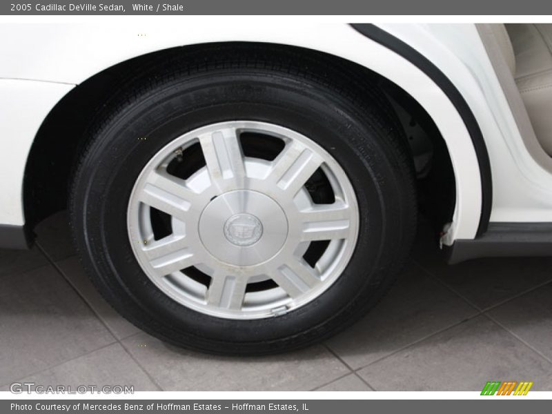 White / Shale 2005 Cadillac DeVille Sedan